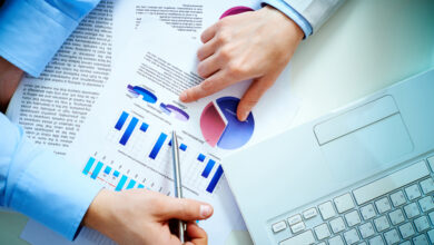 Market research methods illustrating surveys, interviews, competitor analysis, focus groups, and customer data analysis.