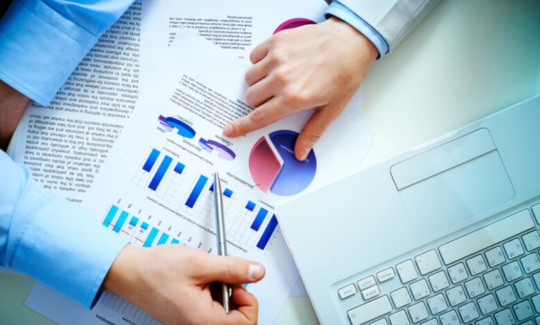 Market research methods illustrating surveys, interviews, competitor analysis, focus groups, and customer data analysis.