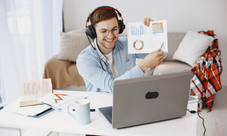 Virtual marketing assistant managing SEO, social media, email marketing, and online business growth.